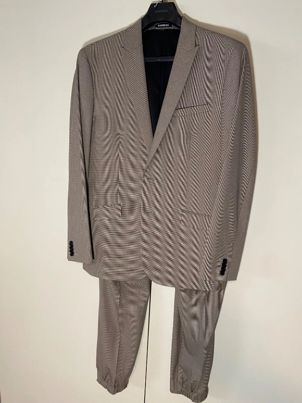 Express Men’s Brown Houndstooth Slim‑Fit Suit Set – Modern Jacket + Ultra‑Comfor